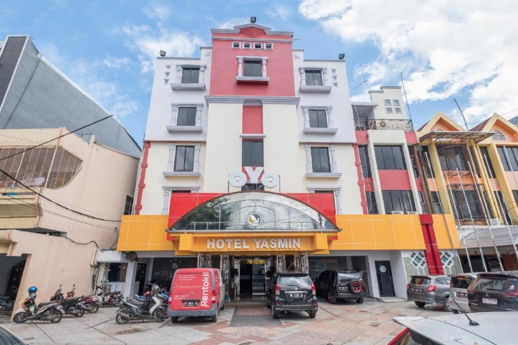 Collection O 637 Yasmin Hotel Makassar Exterior photo